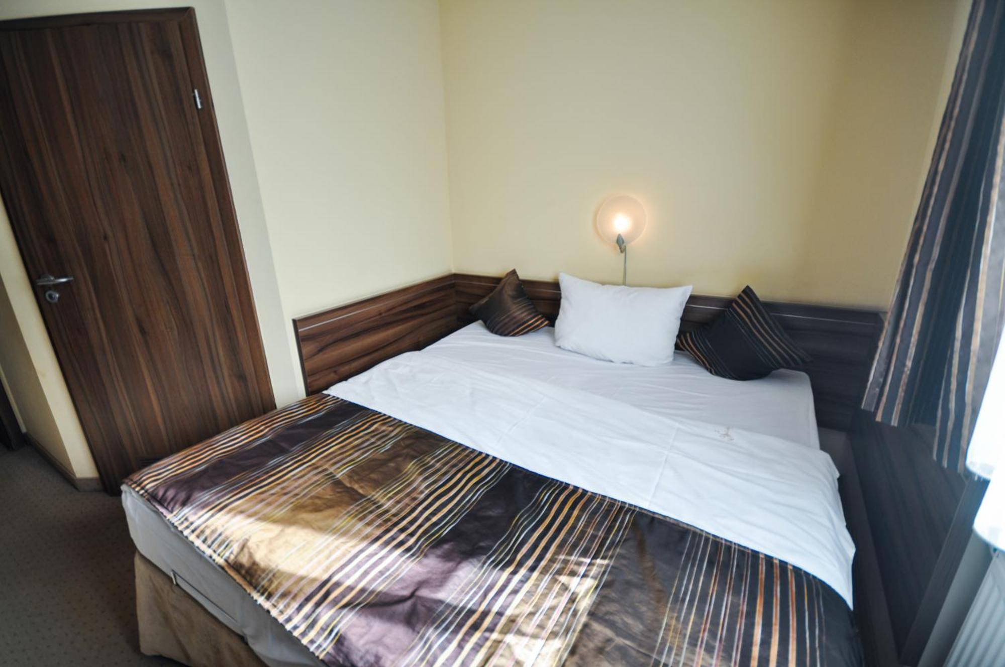 Hotel Trzy Swiaty Spa & Wellness Rajska Wyspa Гливице Экстерьер фото