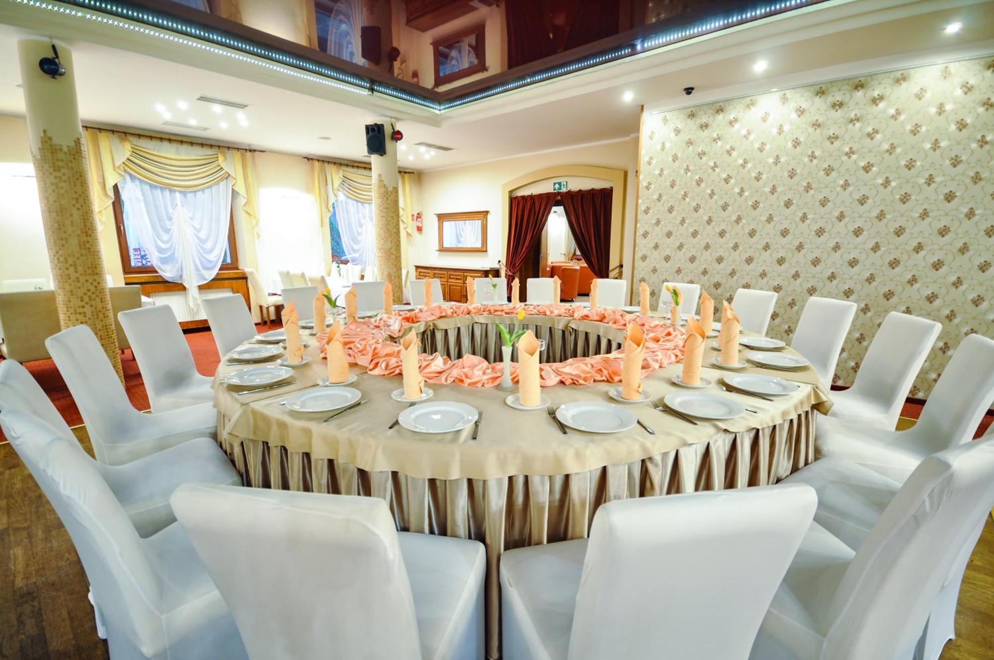 Hotel Trzy Swiaty Spa & Wellness Rajska Wyspa Гливице Экстерьер фото